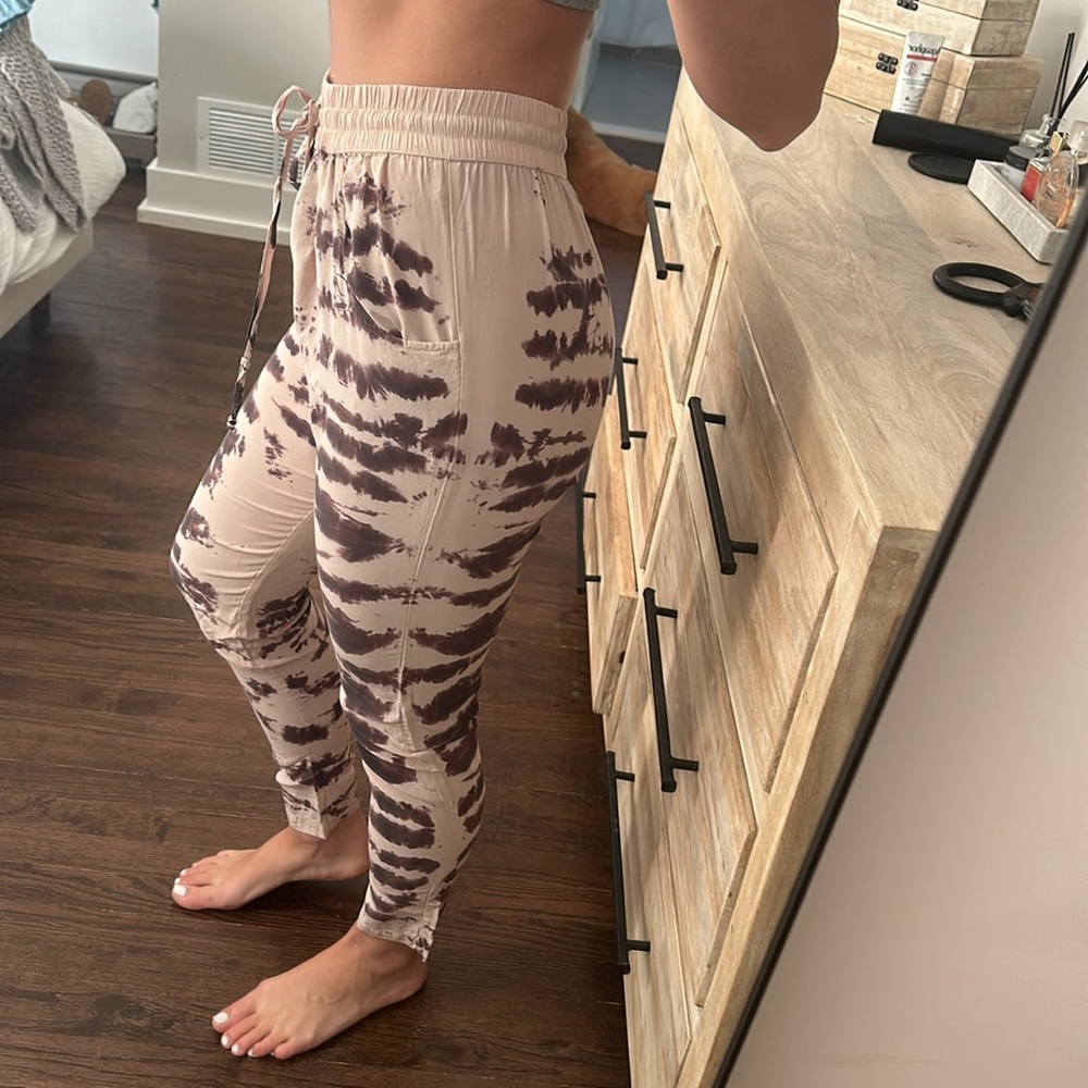 Pants - Picture 2 of 3